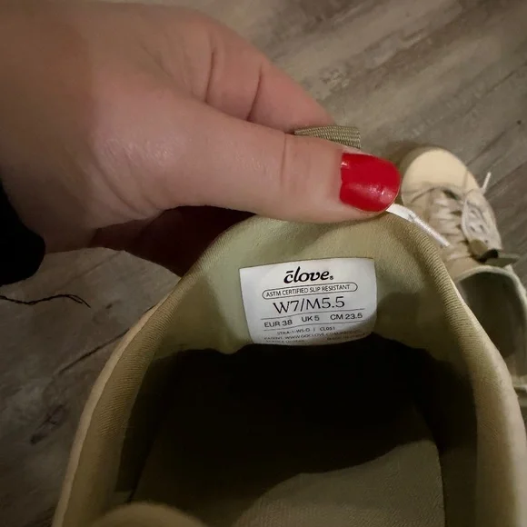 Clove Shoes - Picture 2 of 3